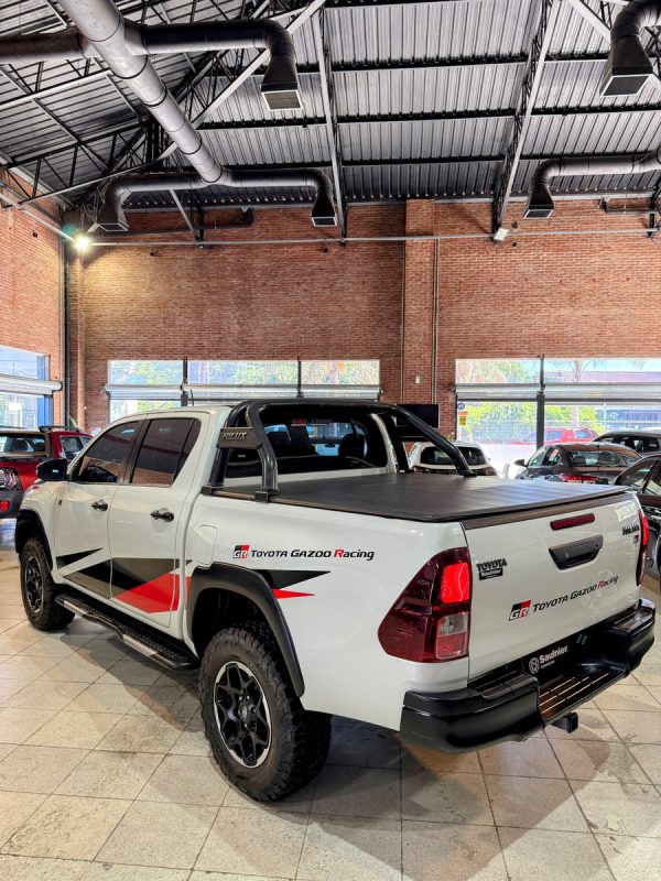 Toyota Hilux Pick-up 2.8 Gr-s 4x4 At 2019 - Imagen 12