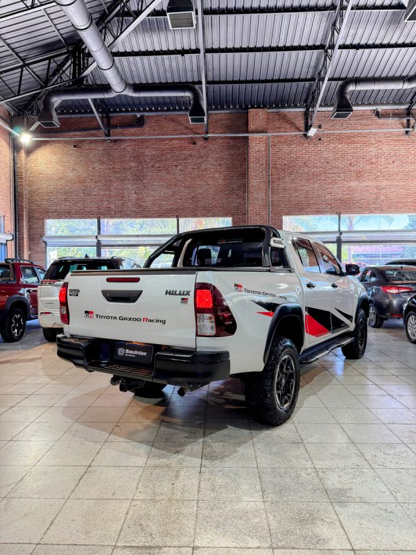 Toyota Hilux Pick-up 2.8 Gr-s 4x4 At 2019 - Imagen 6