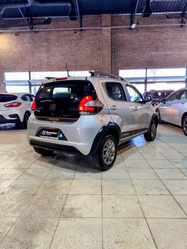 Fiat Mobi 1.0 Trekking - Imagen 8
