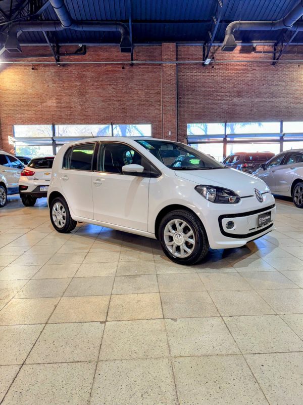 Volkswagen Up! 1.0 High Up! 75cv - Imagen 5