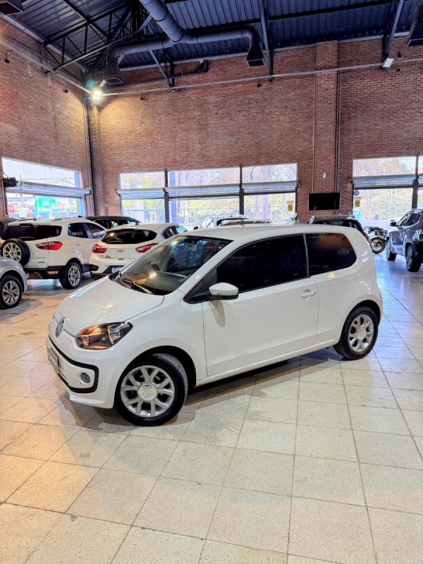 Volkswagen Up! 1.0 High Up! 75cv - Imagen 10
