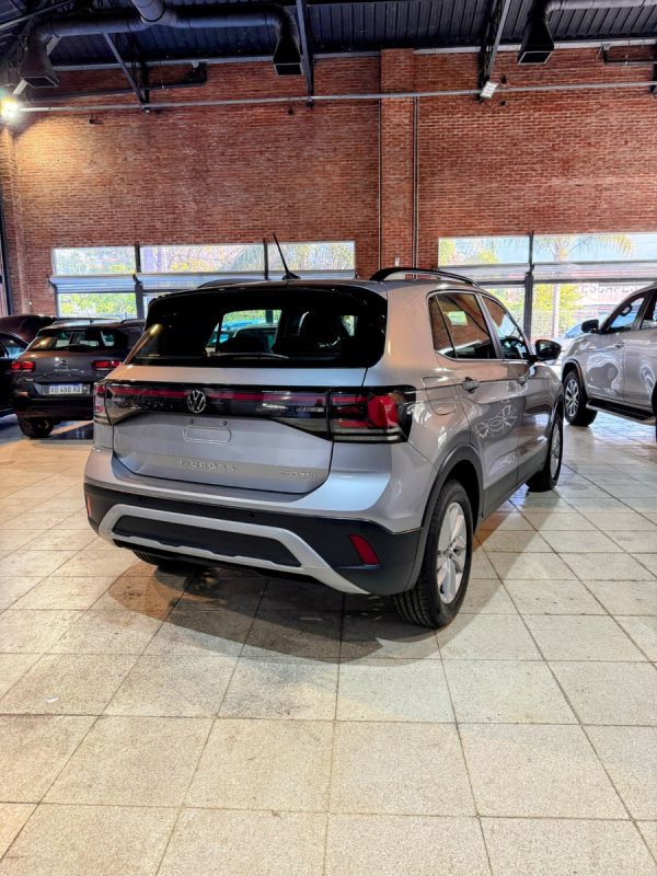 Volkswagen T-cross 1.0 200 Tsi Trendline Aut - Imagen 2