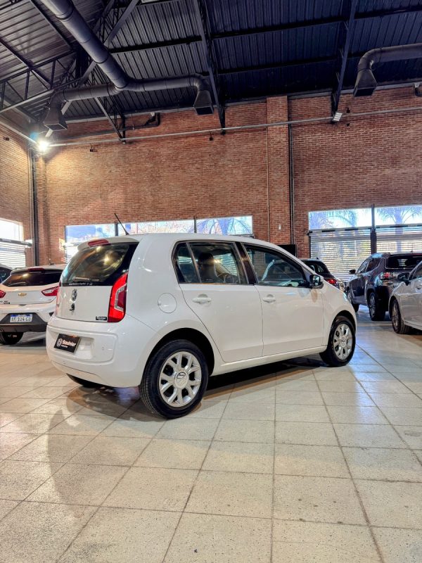 Volkswagen Up! 1.0 High Up! 75cv - Imagen 10