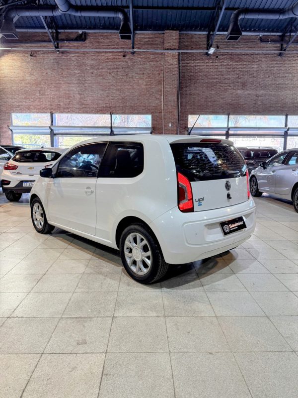 Volkswagen Up! 1.0 High Up! 75cv - Imagen 5