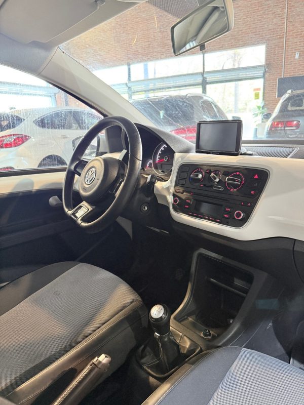 Volkswagen Up! 1.0 White Up 75cv - Imagen 5