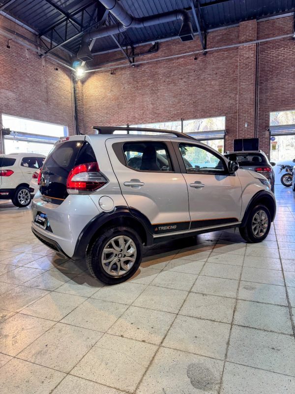 Fiat Mobi 1.0 Trekking - Imagen 9