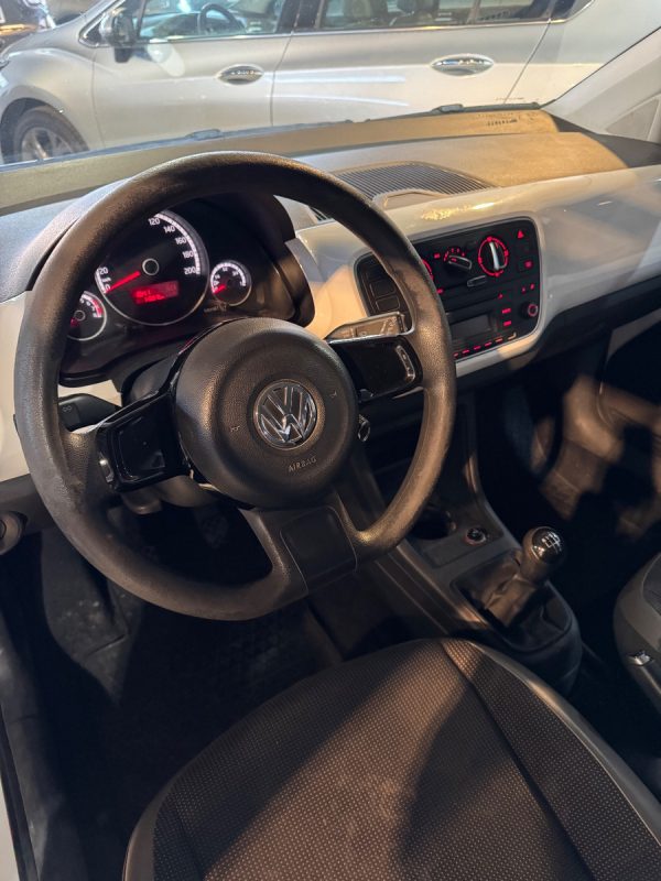 Volkswagen Up! 1.0 High Up! 75cv 3 P - Imagen 8