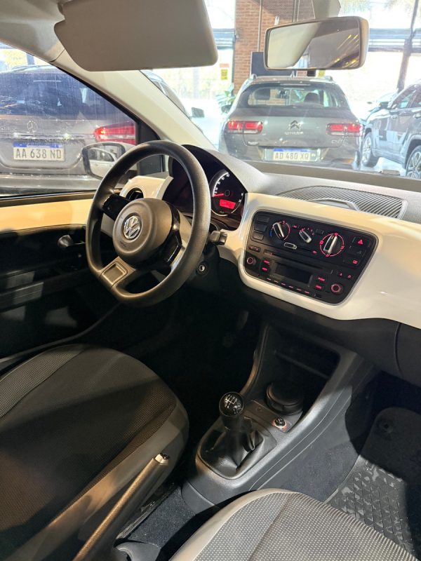 Volkswagen Up! 1.0 High Up! 75cv - Imagen 2