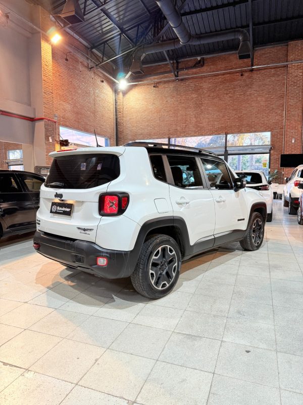 Jeep Renegade 2.0 Trailhawk At9 4x4 - Imagen 3