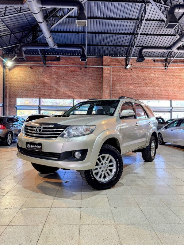 Toyota Hilux Sw4 3.0 Srv Cuero I 171cv 4x4
