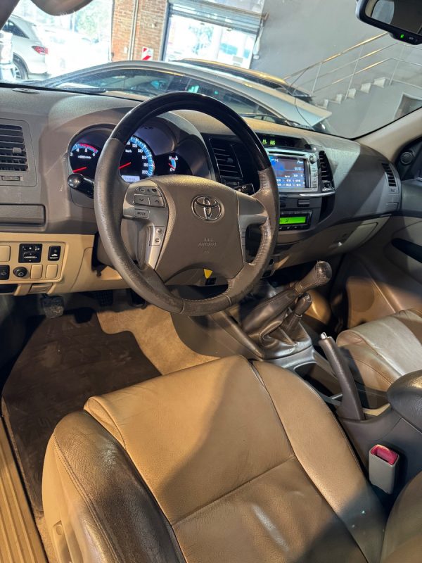 Toyota Hilux Sw4 3.0 Srv Cuero I 171cv 4x4 - Imagen 11