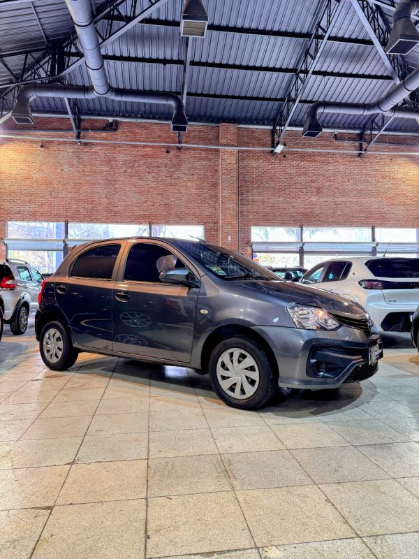 Toyota Etios 1.5 X 6mt My19 - Imagen 6