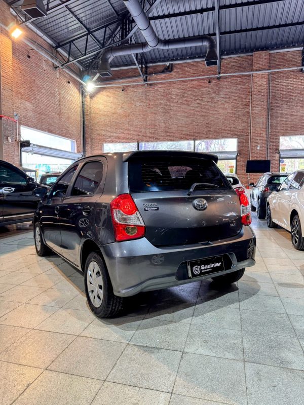 Toyota Etios 1.5 X 6mt My19 - Imagen 4