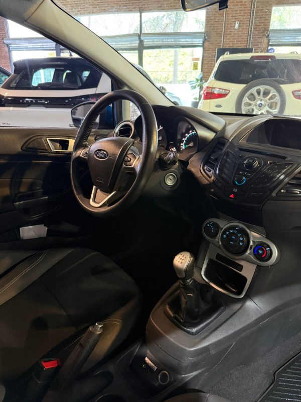 Ford Fiesta Kinetic 1.6 Se - Imagen 4