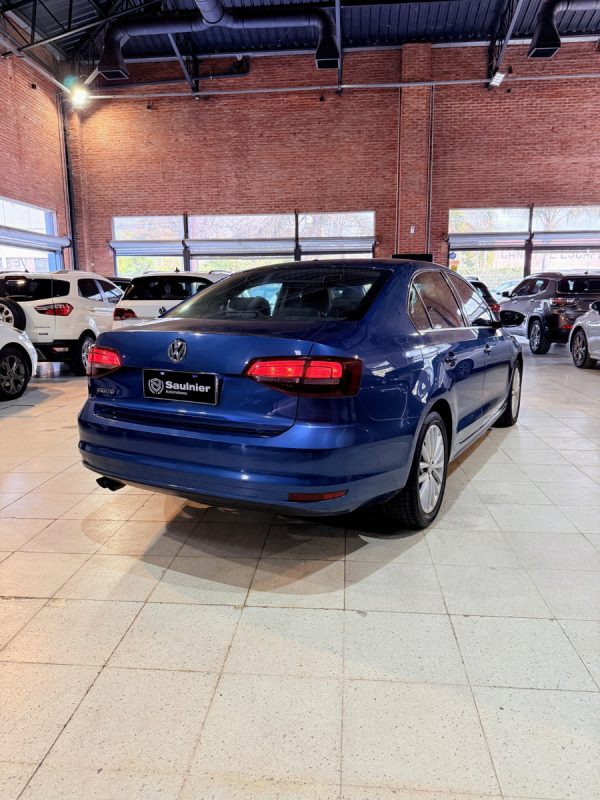 Volkswagen Vento 1.4 Highline 150cv At - Imagen 9