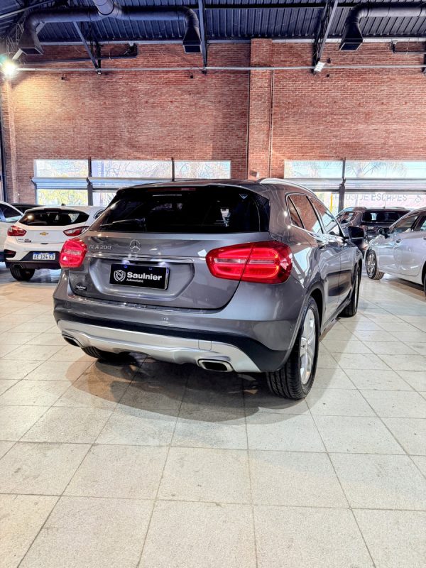 Mercedes-benz Clase Gla 1.6 Gla200 At Urban 156cv - Imagen 2