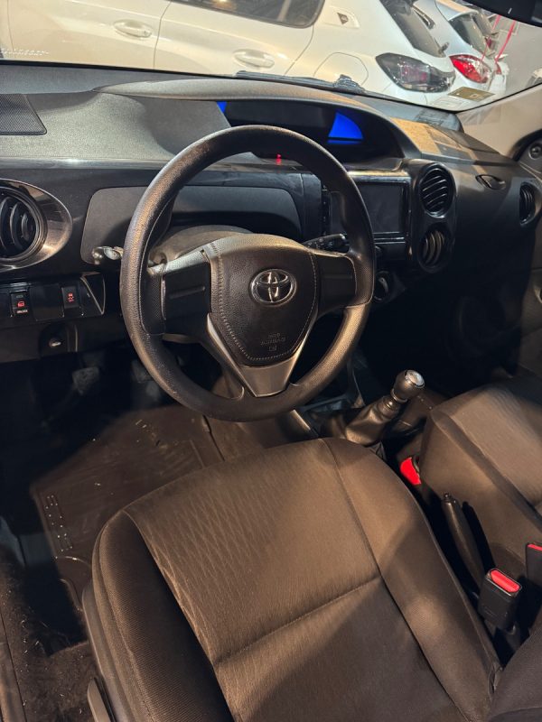 Toyota Etios 1.5 X 6mt My19 - Imagen 10
