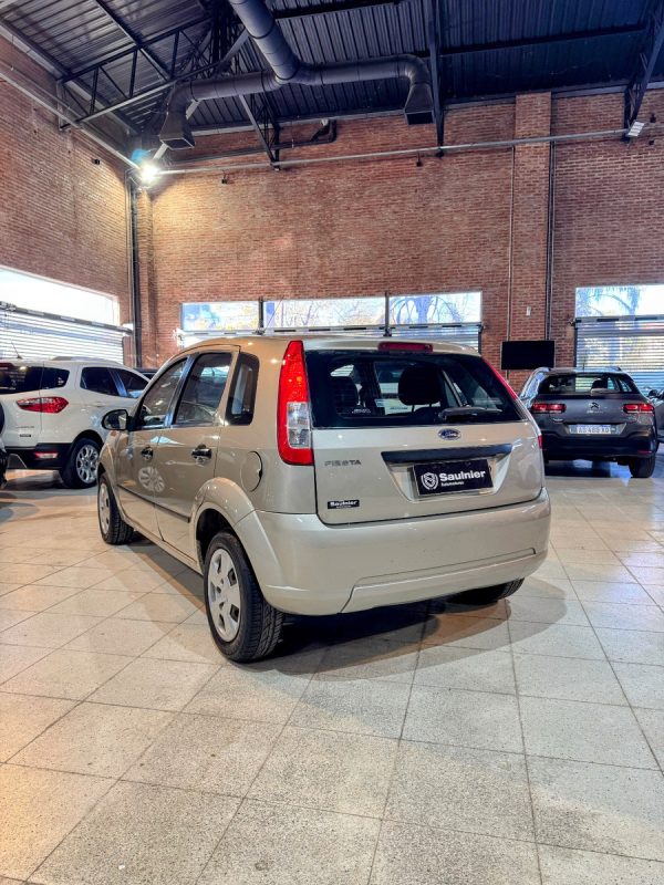 Ford Fiesta 1.6 Ambiente Mp3 - Imagen 6
