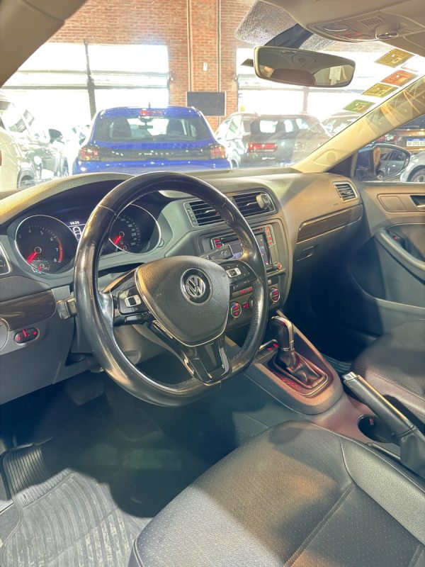 Volkswagen Vento 1.4 Highline 150cv At - Imagen 8