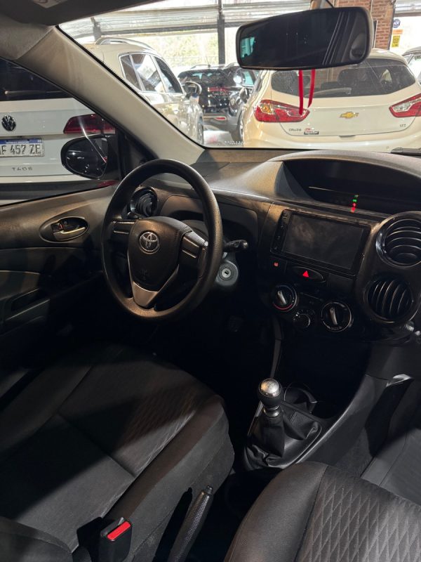 Toyota Etios 1.5 X 6mt My19 - Imagen 12