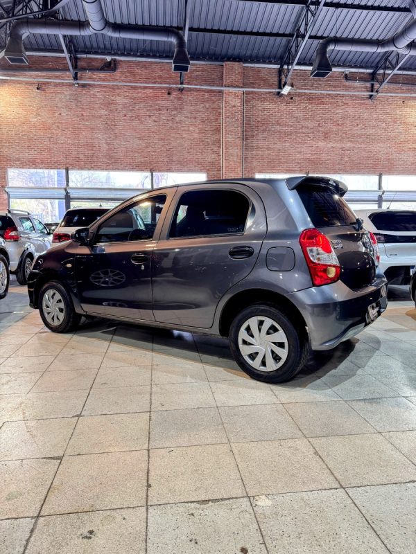 Toyota Etios 1.5 X 6mt My19 - Imagen 5