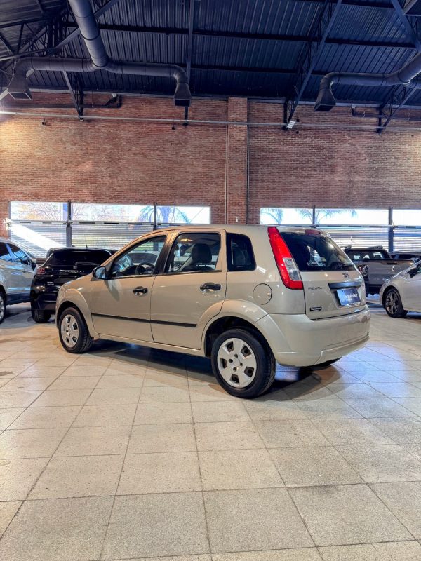 Ford Fiesta 1.6 Ambiente Mp3 - Imagen 7