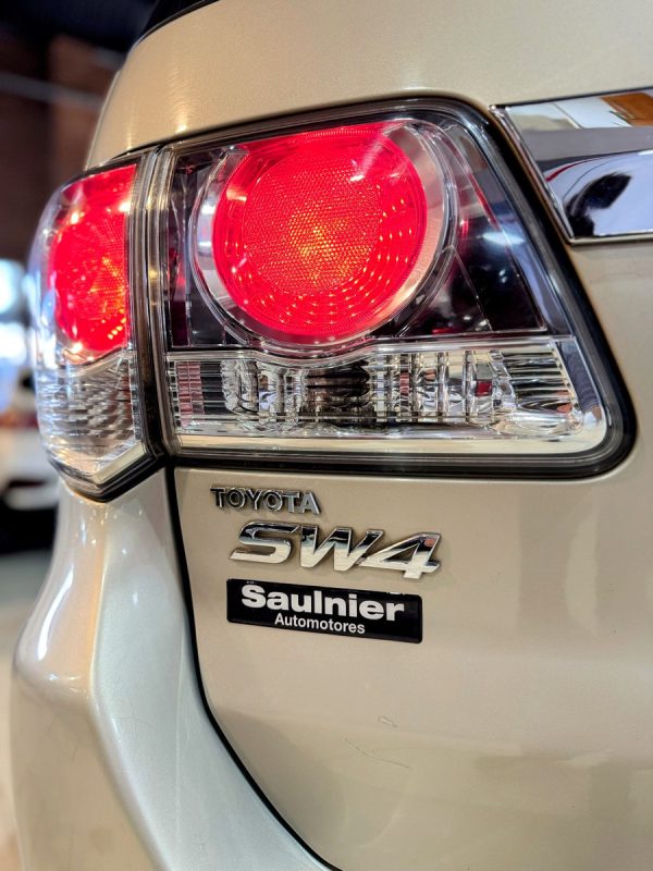 Toyota Hilux Sw4 3.0 Srv Cuero I 171cv 4x4 - Imagen 7