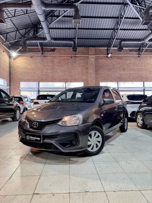 Toyota Etios 1.5 X 6mt My19 - Imagen 3